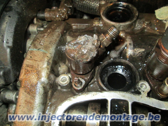 Snapped and welded injector removed by us