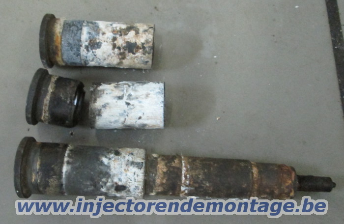 Injectors snapped during profesional injectrors
                removals